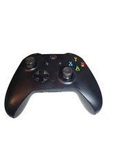 Microsoft 1697 Xbox One Wireless Controller - Black No Battery  Cover 