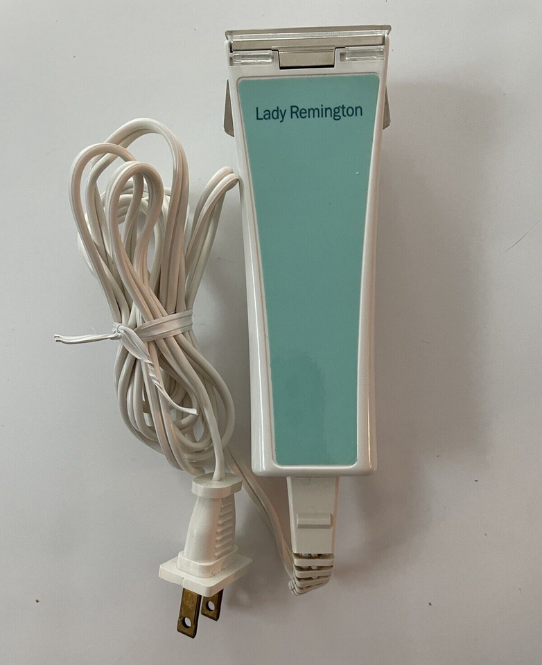 VTG Lady Remington Razor Electric Shaver White/Aqua Model 6M2L1