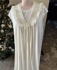 Vintage Nightgown Full Length Ivory Lace Quilted Sz L JC Penney Romantic