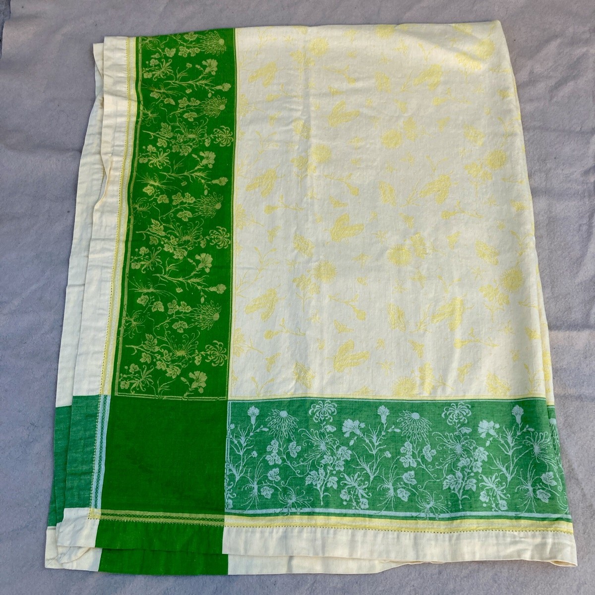 Williams-Sonoma Tablecloth (Made in Russia) 48% Linen, 52% Cotton