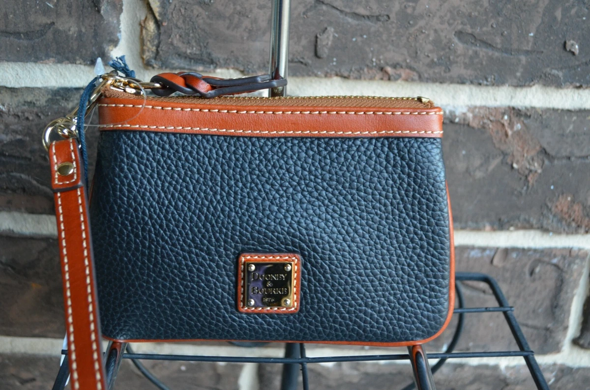 NWT $132 Dooney & Bourke Pebble Grain Medium Wristlet Black brown 