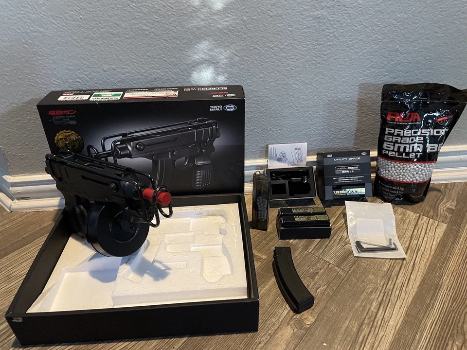 Tokyo Marui - VZ61 Scorpion Airsoft ametralladora con accesorios, prueba de fuego solamente Foto 3 de 4