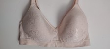 Hanes Women's Ultimate Perfect Coverage Foam Wire-Free Bra Style HU08