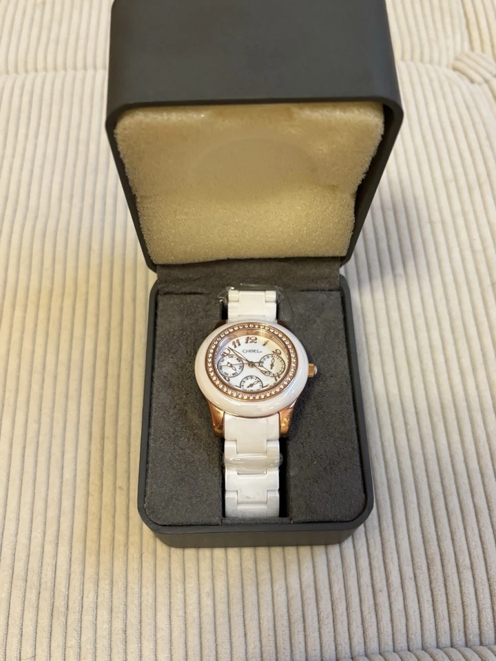 Reloj de cerámica con esfera blanca chapada en IP rosa cincel para dama Foto 3 de 4