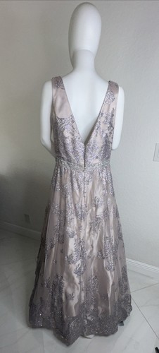 Precioso vestido con morado soy servidor bajo tonos. Usado Una Vez Talla/16 Dorado Noche - Imagen 11 de 17