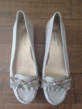 Anne Klein iflex Karena's Womens Size 6.5 M Flats Beige/Light Tan Nice Condition