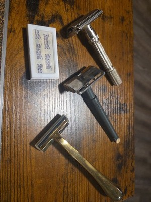 Vintage Razors Lot , Gillette , Gem, Gold Wilkinson Sword With Sticker & Blades