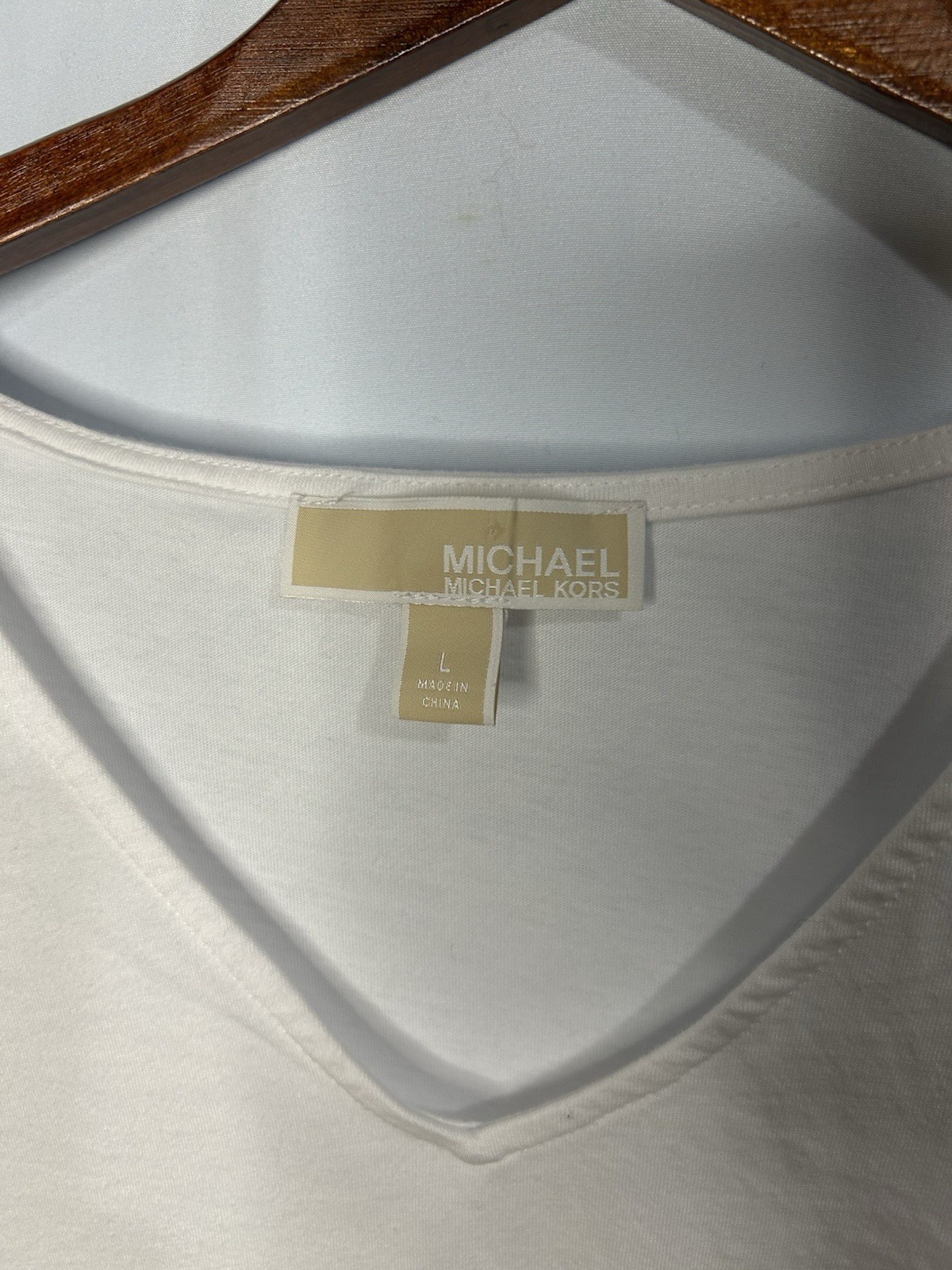 Michael Kors Woman’s Cold Shoulders Basic White V… - image 7