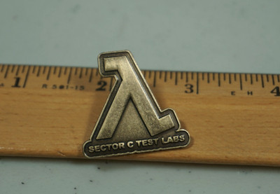 Half-Life λ Lambda Sector C Test Labs Black Mesa Bronze-Tone Metal Lapel Pin