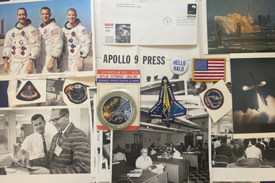 Vintage NASA Space Collectible Lot   Apollo/Gemini Press Poster/Pinback/Stickers