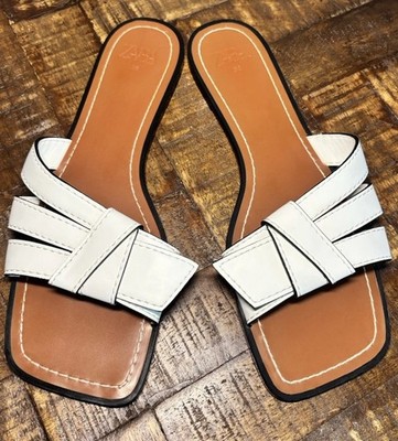 Zara  white topstitched low heeled sandals Euro size 38 (7.5)