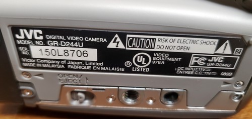 JVC GR-D244U mini videocamera digitale DV senza batteria non testata senza alimentazione/nastro - Foto 3 di 7