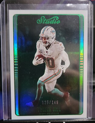 2022 Chronicles Studio Green #STU-4 Tyreek Hill /149 - Miami Dolphins Superstar