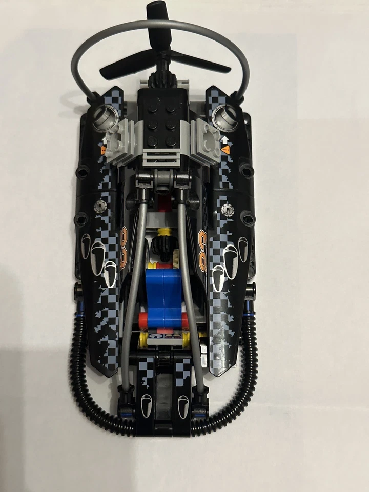 LEGO Technic 42002 Hovercraft, photo 1 of 3