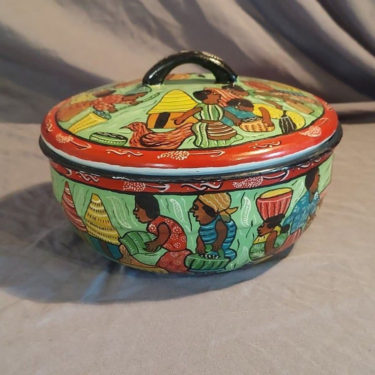 Vintage African Serving Bowl with Cover Lid Hand Painted in Vintage African Serving Bowl with Cover Lid Hand Painted in