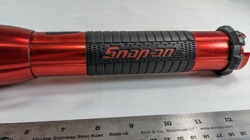 SNAP-ON Red Anodized Aluminum 3D-Cell Flashlight Rubber Grips - Picture 3 of 8