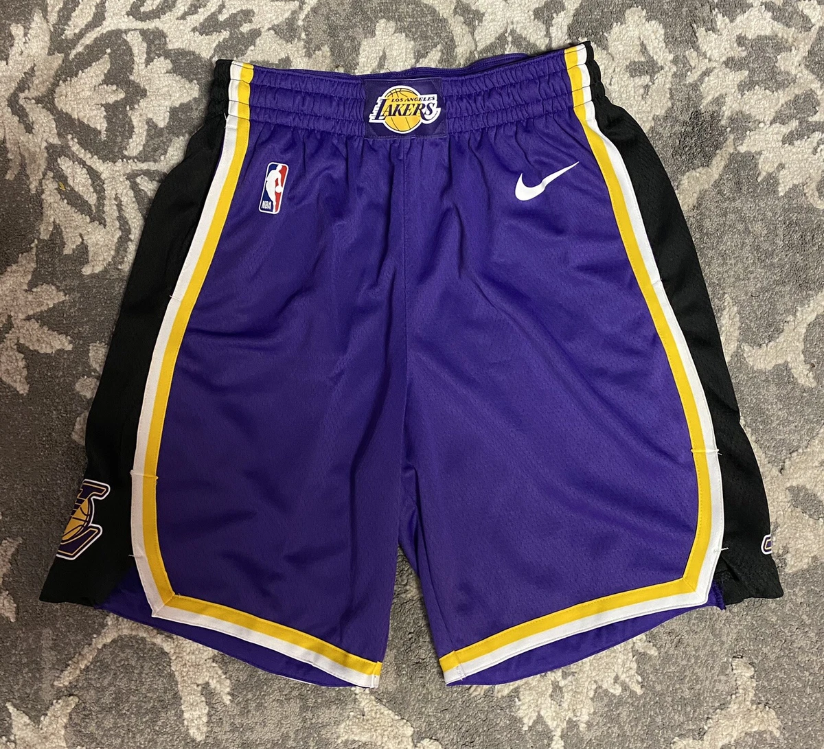 Nike Men's Los Angeles Lakers Dri-FIT Swingman Shorts