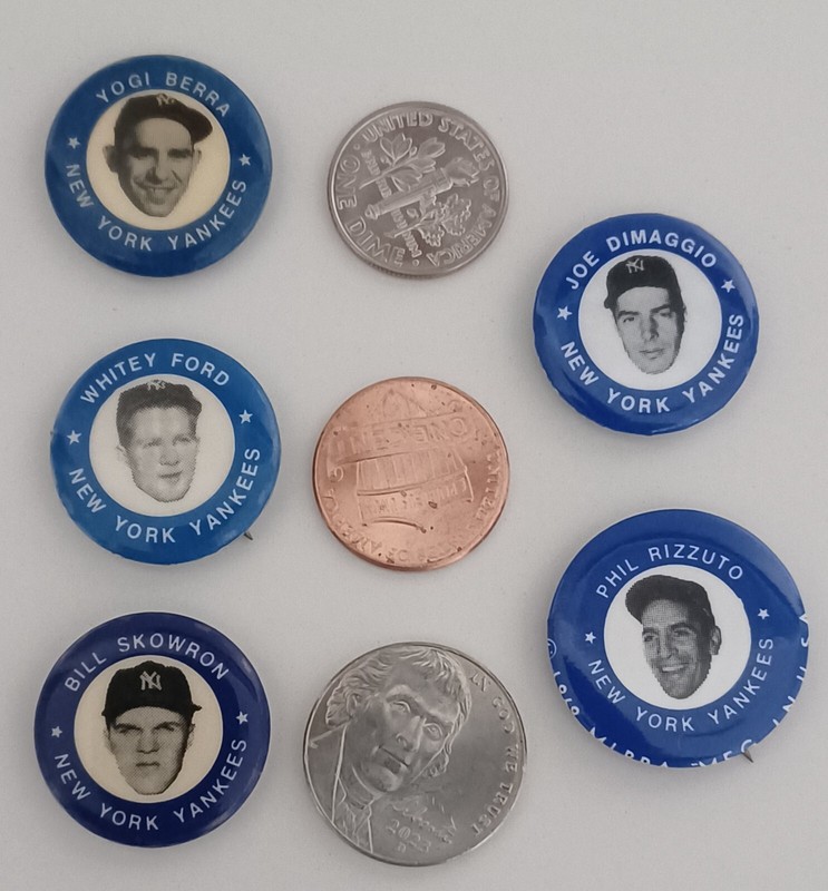 (5) 1969 (©1983) MLBPA Vintage Blue Button Pins Berra,DiMaggio,FORD NY Yankees 