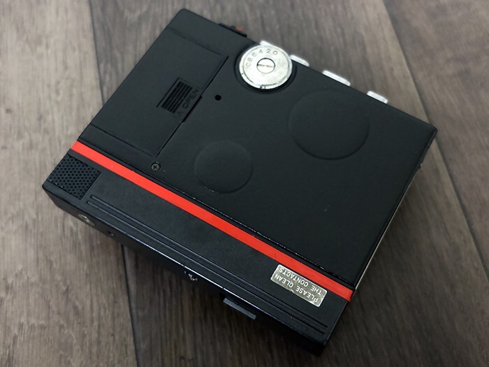 希少　HITACHI CP-88R ポータブルカセットプレーヤー Hitachi CP-88R Walkman Cassette Player AM/FM Tuner Radio and
