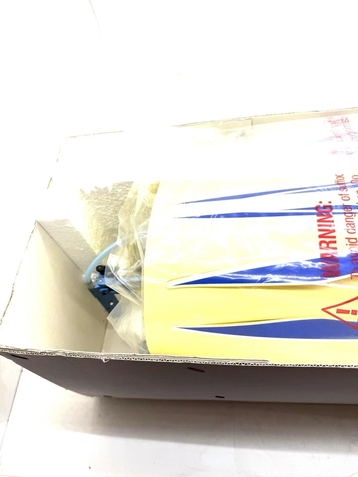 Aquacraft SUPERVEE 27 Brushless Electric Boat With Controller In Box NEW Yellow - Image 3 of 4