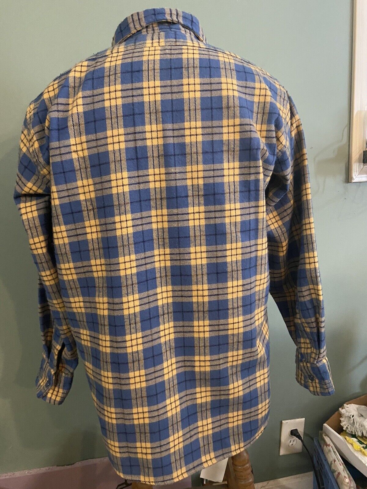 Vtg LL Bean  Heavy Flannel Shirt In Blue Plaid Ch… - image 4