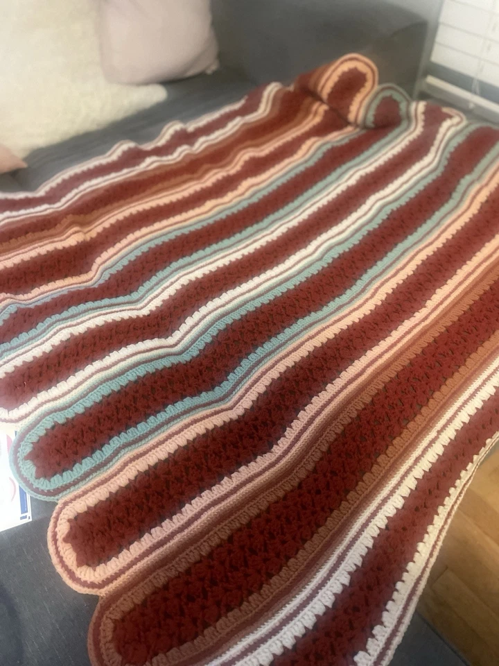 手工钩针毯波西米亚条纹红色粉红色兵马俑和水 — 第 2/4 张图片