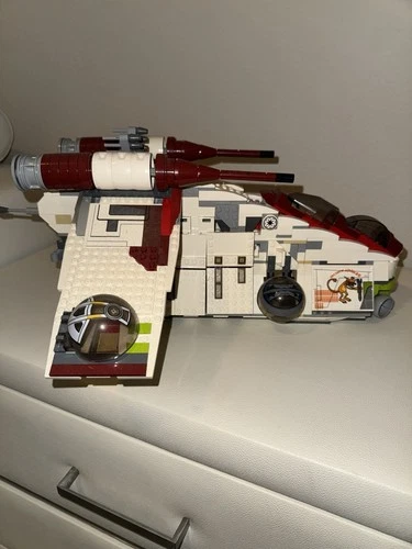 LEGO Star Wars Republic Gunship 7676