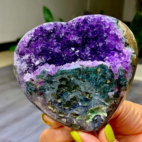 423G Natural Amethyst heart-shaped Agate quartz cluster crystal specimen Healing