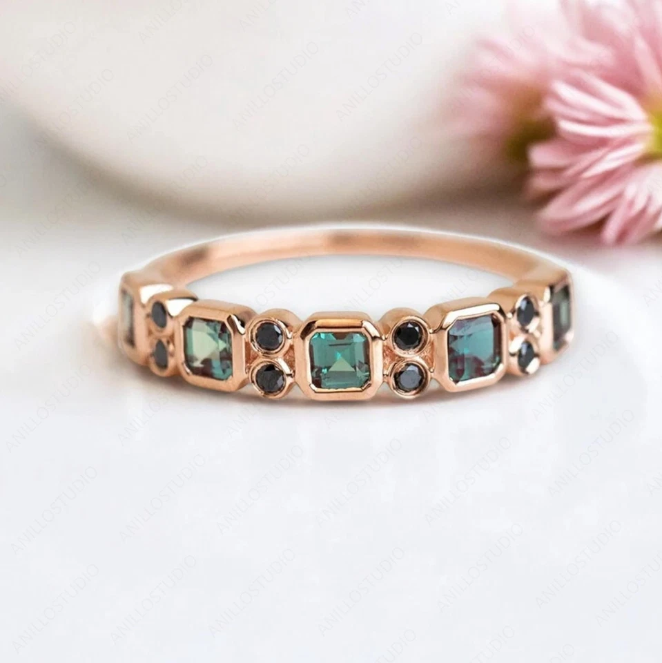 Альтернативное восьмиугольное кольцо с александритом и черным позвоночником Half Eternity - Изображение 2 из 4