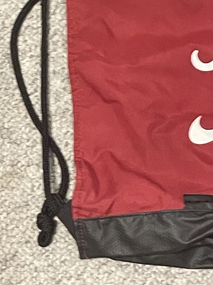 Mochila de cordão Nike Alabama Crimson Tide bolsa de ginástica vermelha preta logotipo - Imagem 3 de 4