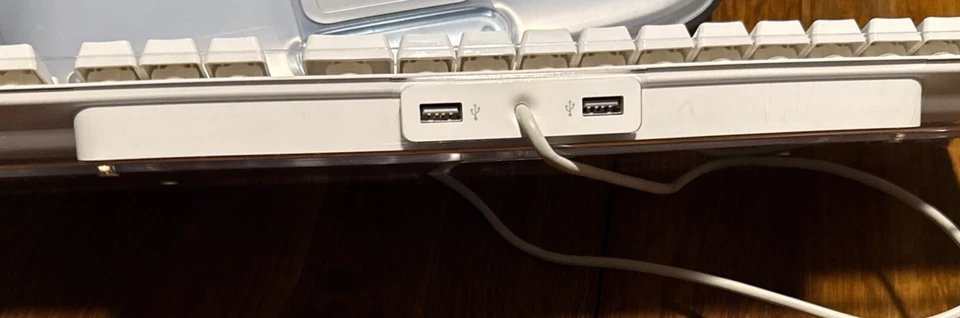 Apple Wired Keyboard Model: A1048 Dual USB Port Tested/Very Good - Image 3 of 4