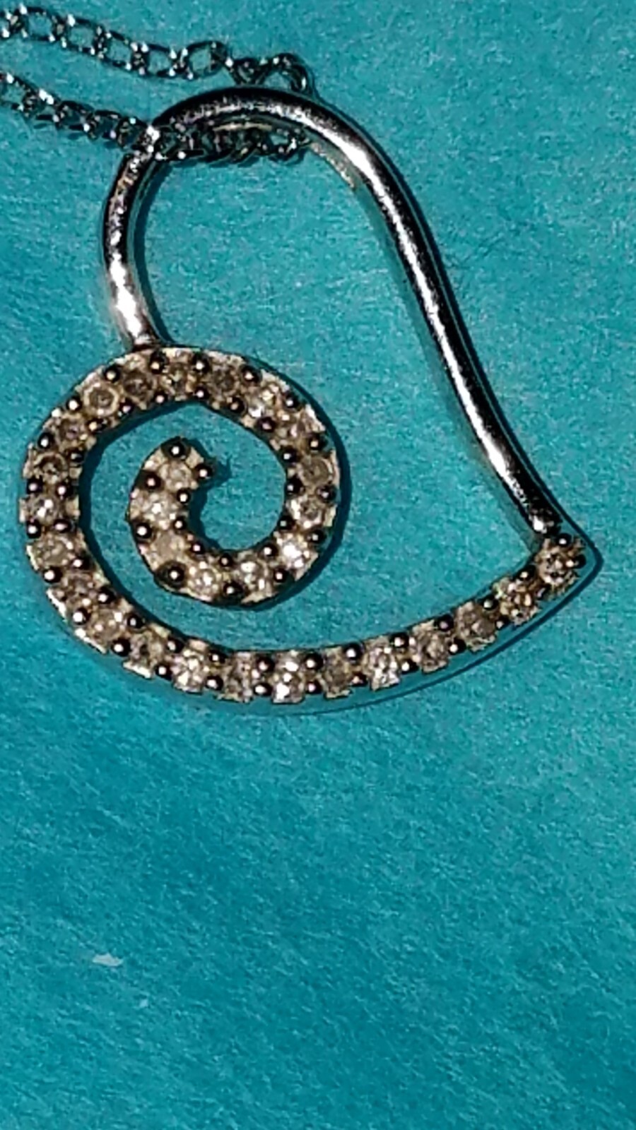 10k Helzberg Heart diamond Pendant Necklace Read ple… Gem