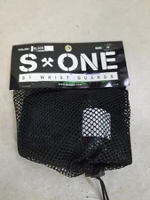 S1 Wrist Guards - Black/White - Medium M