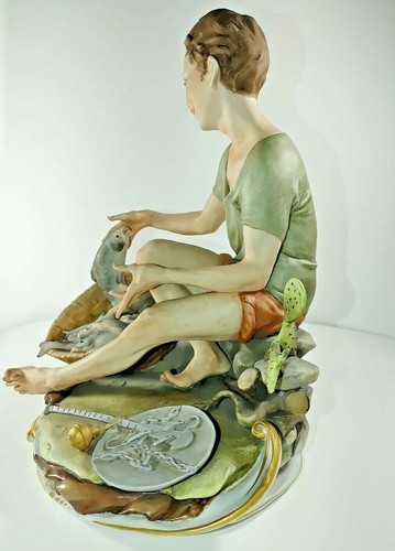 Vintage CAPODIMONTE Figurine BOY w/FISH -Italian -Rare -Exc Cond - Picture 3 of 8