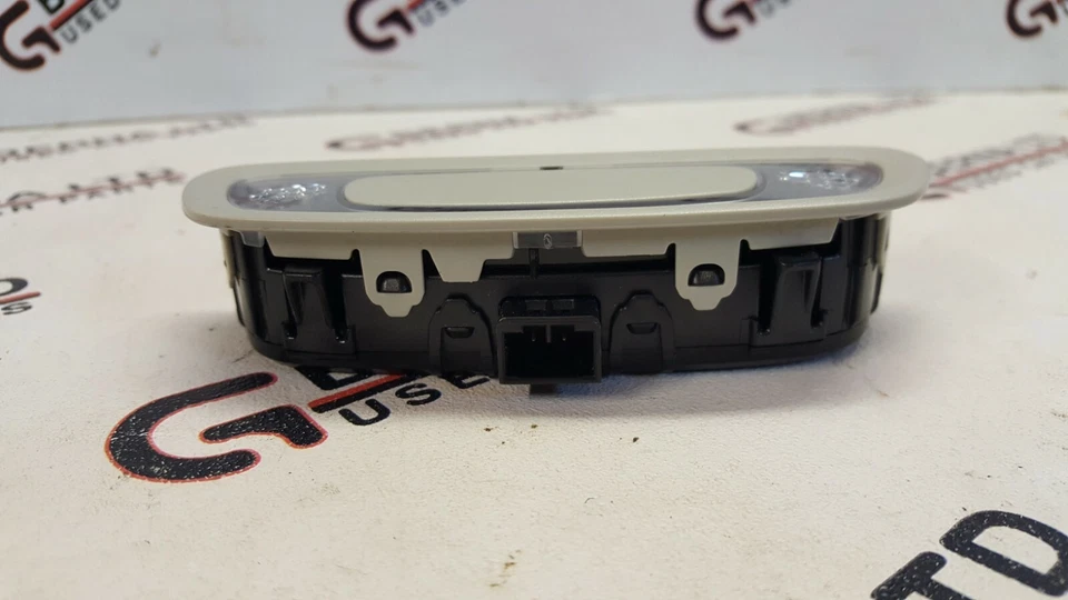 LÁMPARA DE LECTURA DE TECHO INTERIOR VOLVO V40 2012-2019 GENUINA 31305650 Foto 2 de 4