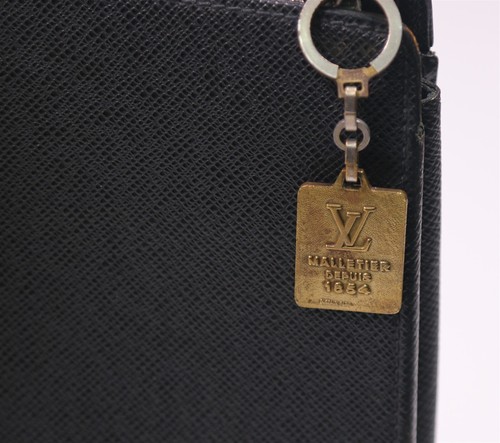 Louis Vuitton Black Taiga Lozan Leather Business Briefase Needs Repair - Picture 4 of 12