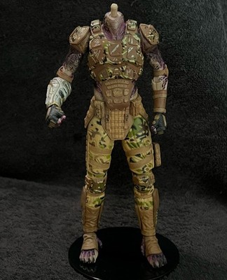 PREDATOR EMISSARY BODY   NECA PREDATOR FIGURE ACCESSORIES
