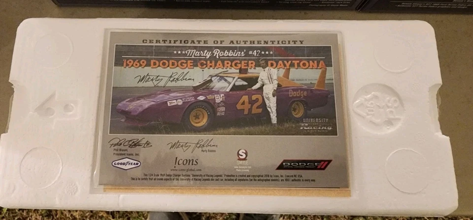 Marty Robbins #42 1969 Charger Daytona 1/24 By University of Racing NIB - Image 3 of 4