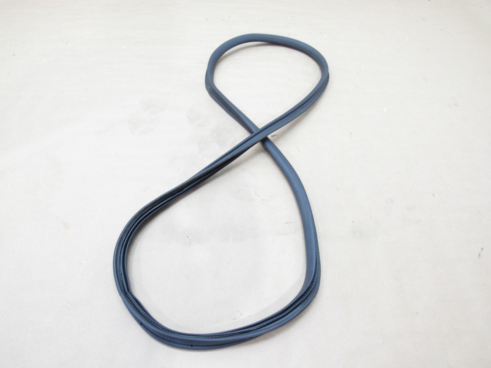 Bentley Continental GT 2012 Rear Hatch Trunk Lid Weatherstrip Seal 11-18 ;#3