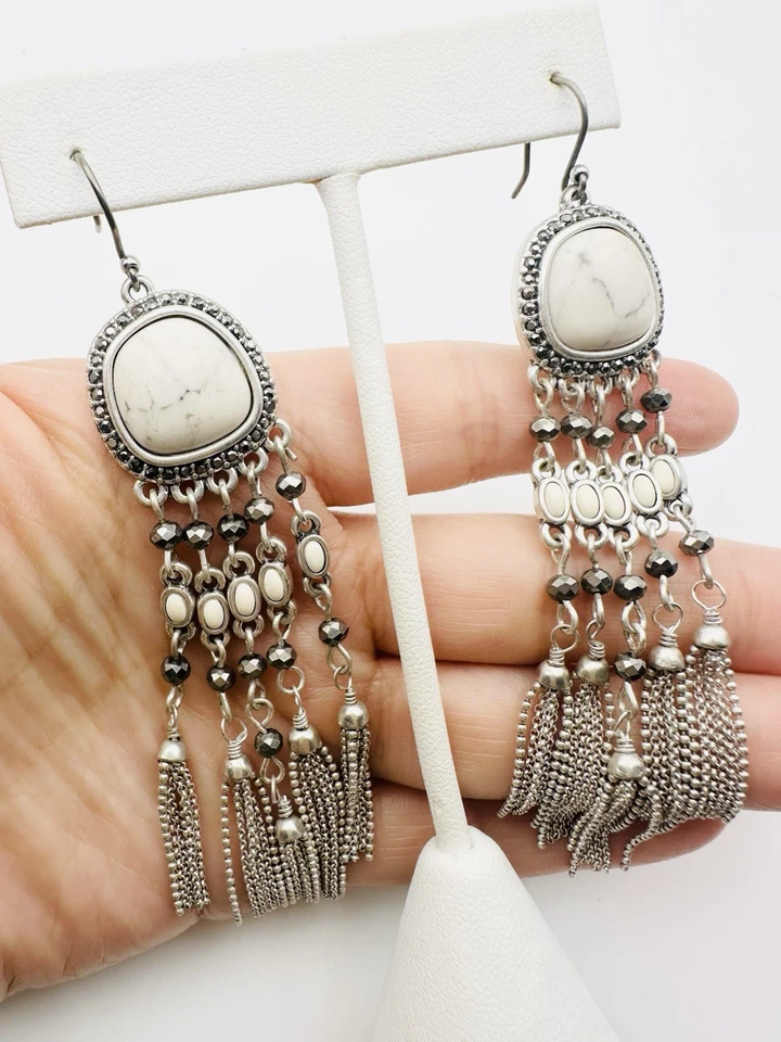 Pendientes LUCKY BRAND Extra Largos Howlita Tono Plata Eslabones de Cadena Borlas Foto 3 de 4