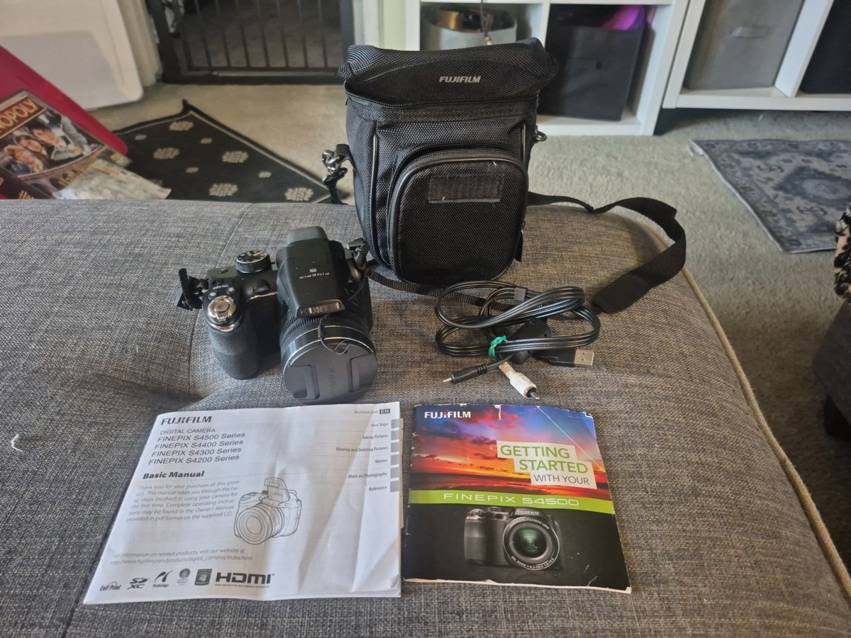美品♪FUJIFILM FINEPIX S4500おまけ付き♪ FinePix フジフィルム コンデジ FUJIFILM S4500 ホワイト 中古 新品SD