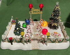 Lemax Village Candy Cane Lane Lighted Front Yard 34891A 2003