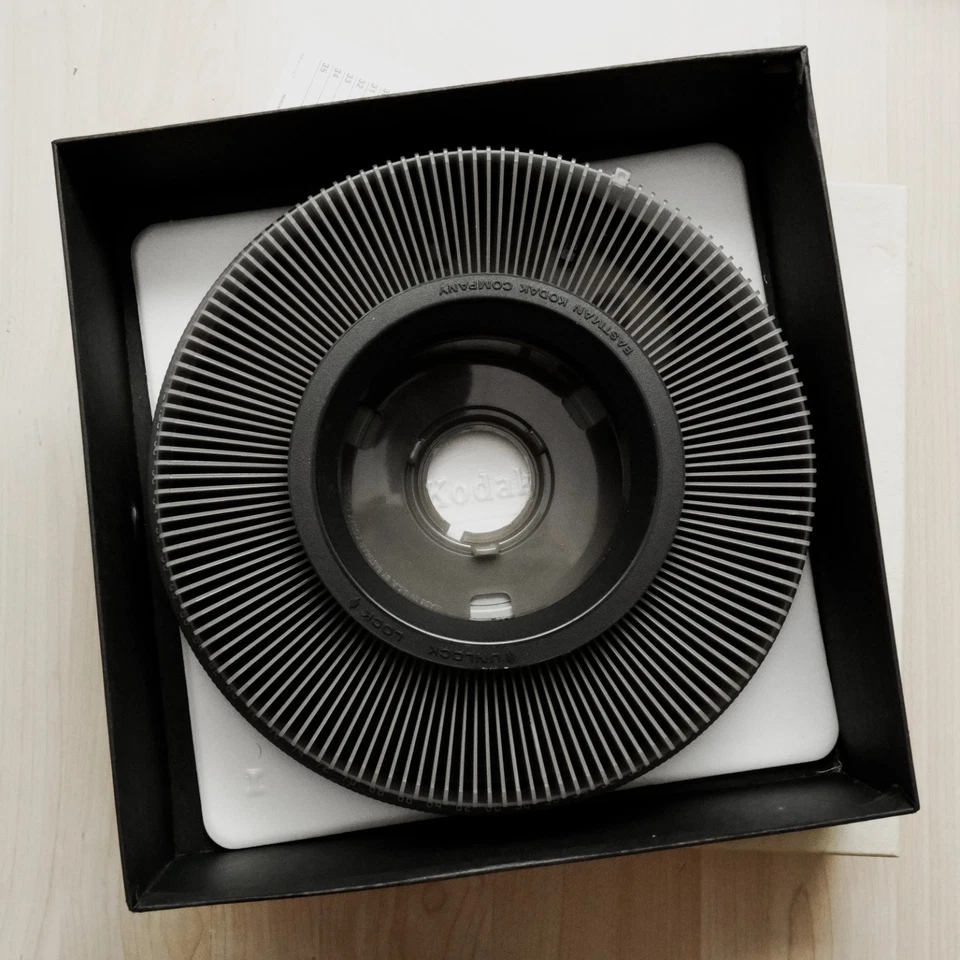 VTG Kodak Carousel Transvue 140 Slide Tray Original Box and Manual - Image 2 of 4