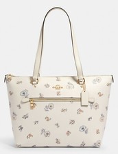 gallery tote with heart floral print