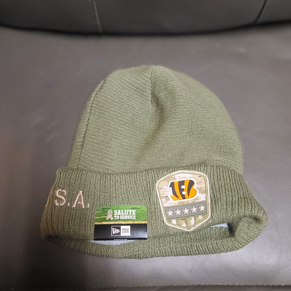 New Era Bengals Knit Cap Cuff Salute to Service  Olive Green Digital Camo