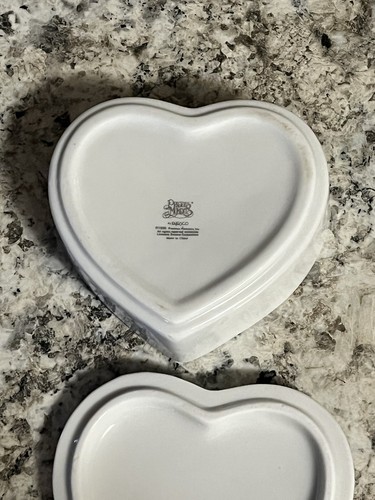Precious Moments ""Friendship Hits The Spot"" caja de baratijas en forma de corazón - Imagen 4 de 5