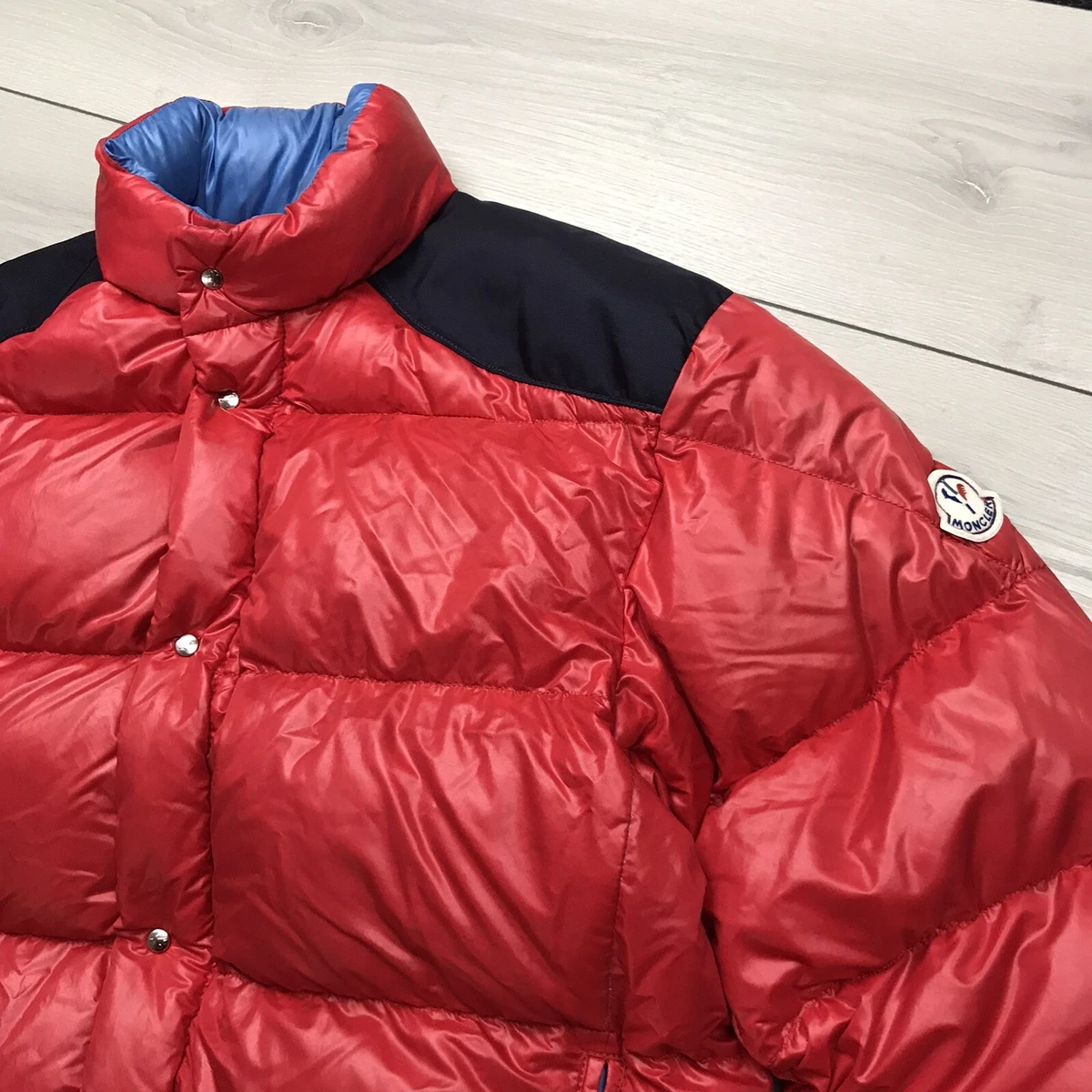 Moncler deals chouette red