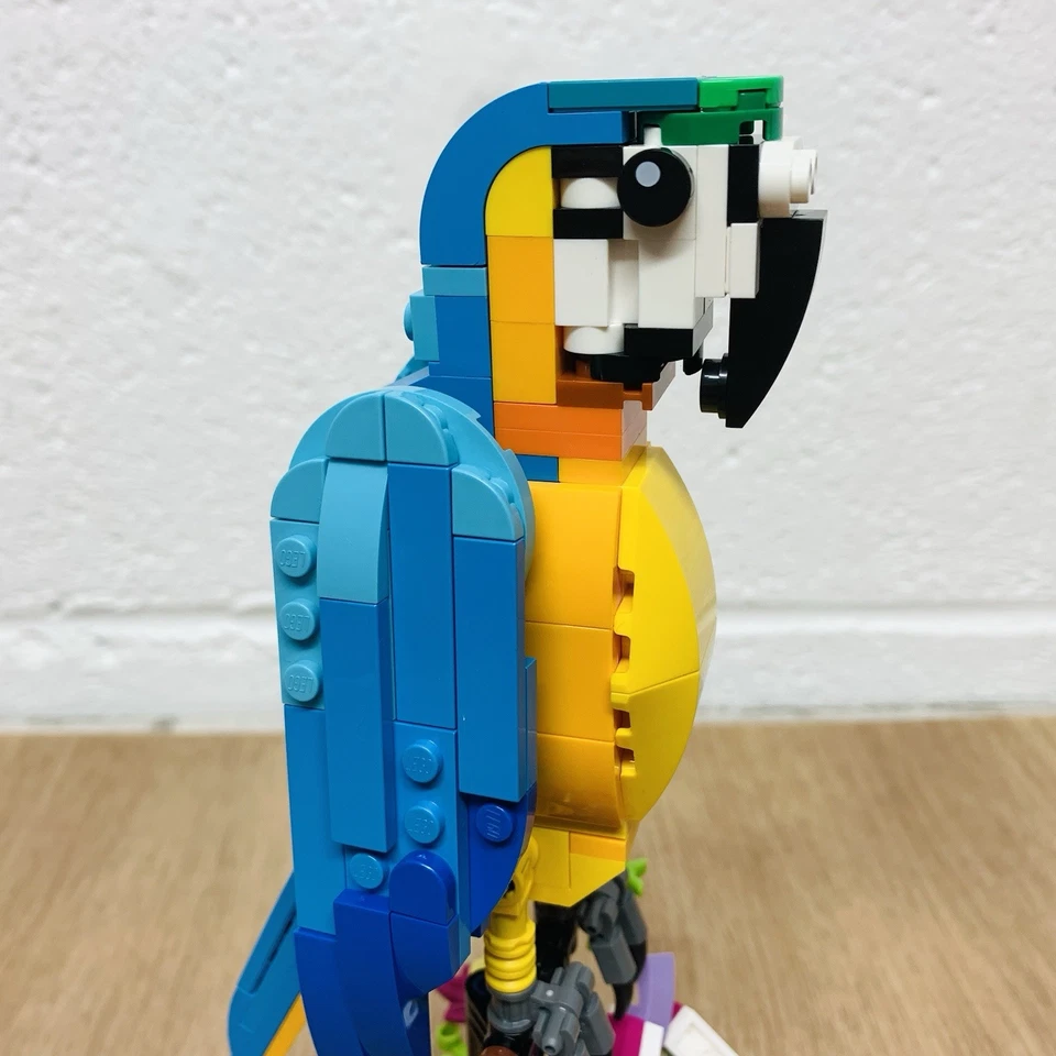 LEGO Creator 31144 Exotic Pink Parrot, photo 2 of 5