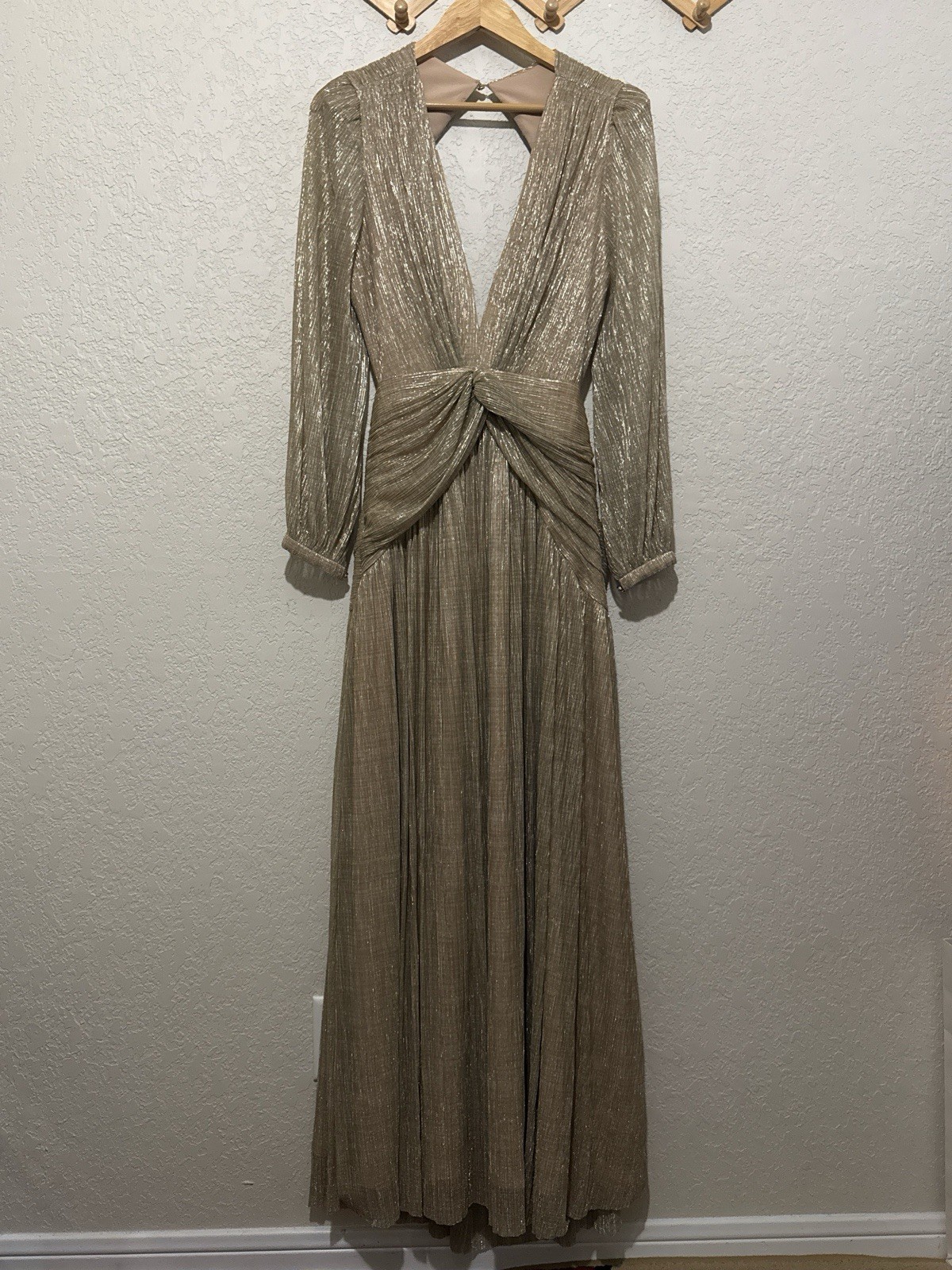 Beautiful prom/wedding hazel gold metallic gianni bini dress size 12 nwt