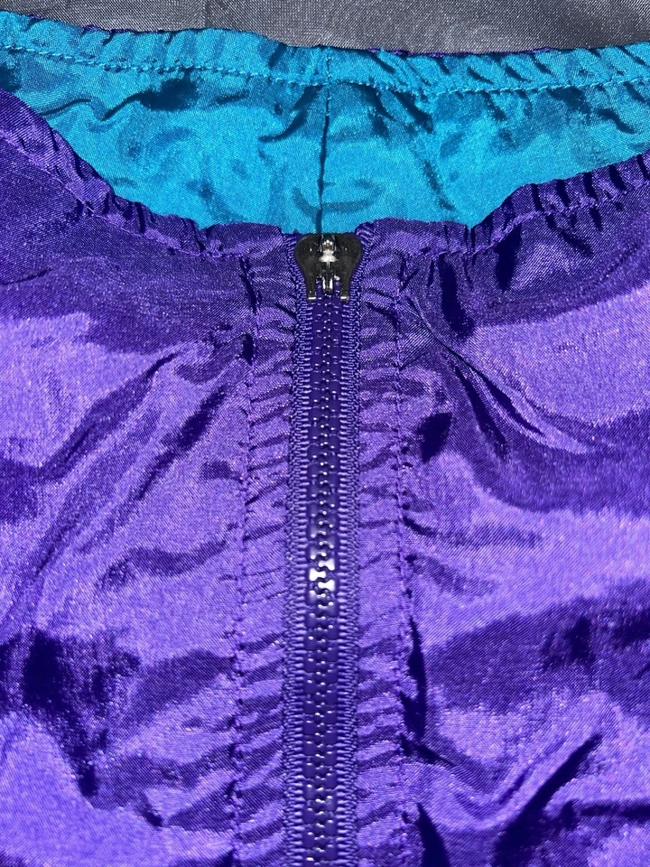 Chaqueta cortavientos vintage Reebok para mujer mediana de nailon retro años 90 80 púrpura cremallera Foto 4 de 4